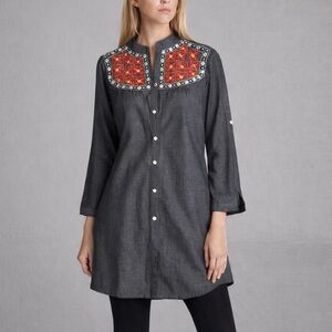 3/$25 Velzera Charcoal Embroidered Boho Tunic | Size M